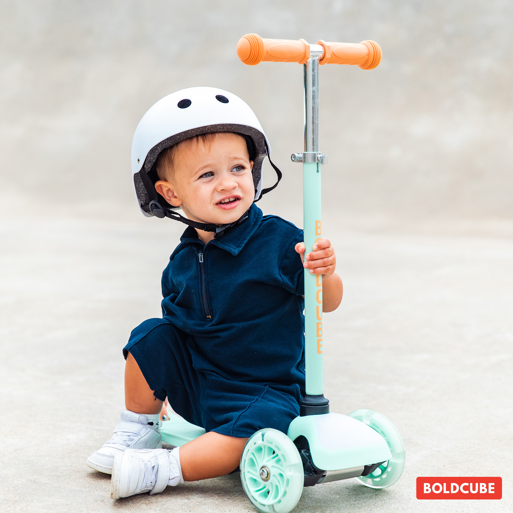 BOLDCUBE Teeny scooter, mint colorway