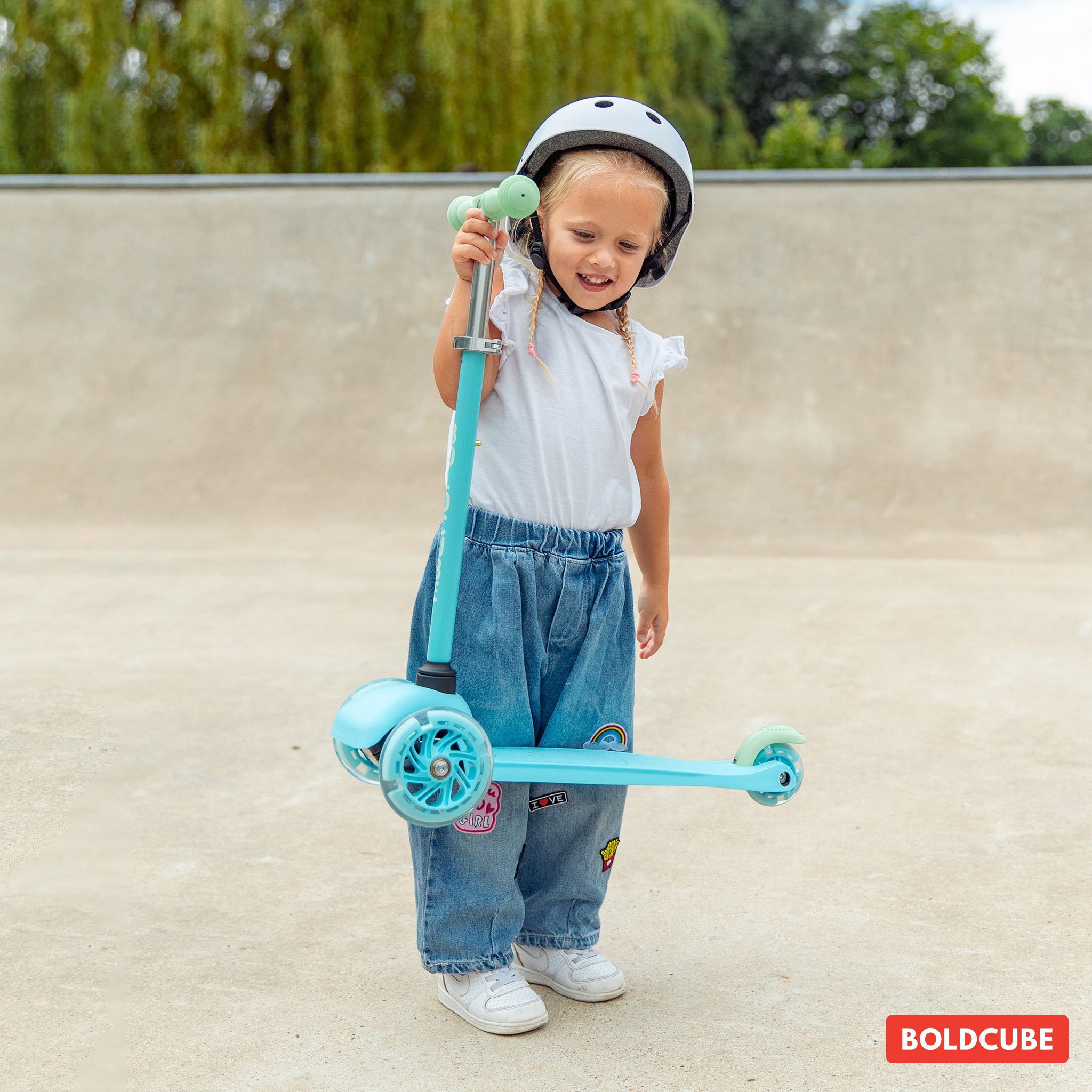 BOLDCUBE Teeny scooter, blue colorway